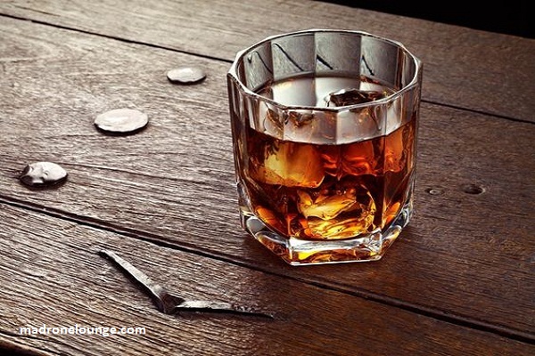 Cách uống rượu whisky